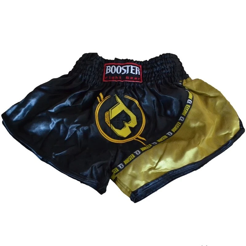 Booster Kickboks Broekje Muay Thai Short TBT PRO 3 Zwart Goud 1 Booster Kickboks Broekje Muay Thai Short TBT PRO 3 Zwart Goud